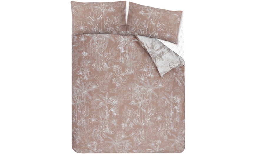 Image 9: Reversible Duvet Cover Quilt Bedding Set with Pillowcase