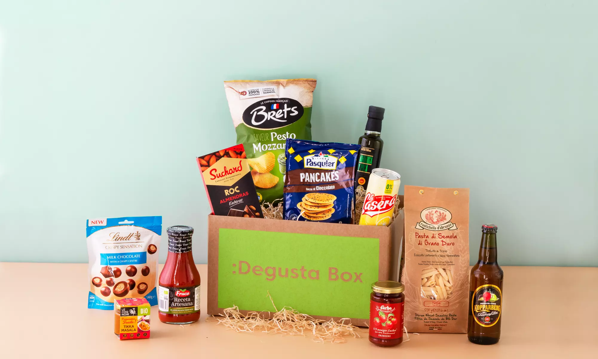 Degusta Überraschungsbox mit 10-15 ausgewählten Marken-Lebensmitteln inkl. Versand (bis zu 41% sparen) - Primary Image