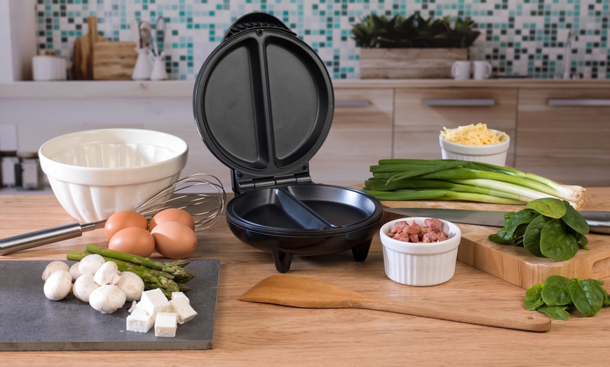 Image 2: Salter Dual Omelette Maker