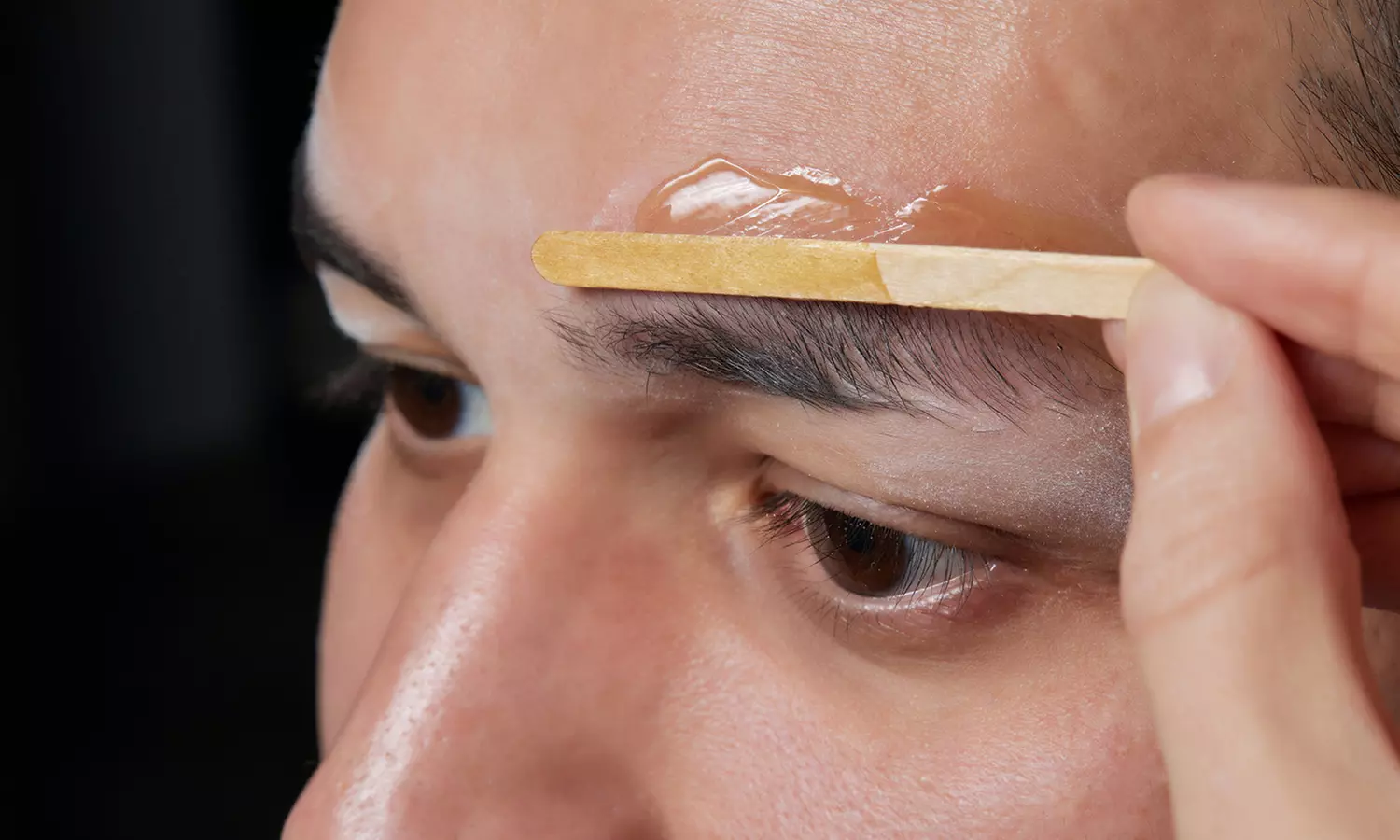 Eyebrow Wax, Sculpt and Tint at Miami Kiss