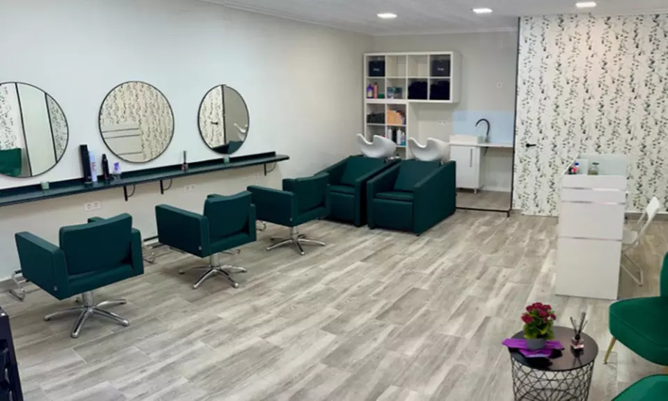 Sesión de peluquería con lavado, mascarilla, corte y servicios extra