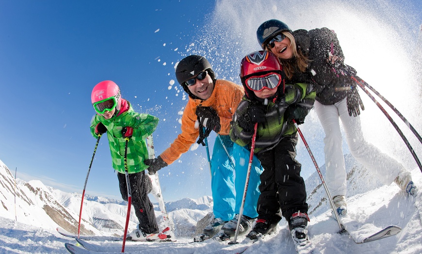 Image 1: Évasion en famille : ski et aventures au Val d'Allos