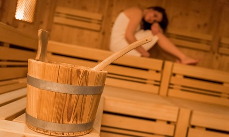 Percorsi con sauna, bagni in botti e grotta di sale per 2 o 4 persone con ASD Synergy(sconto fino a 50%)