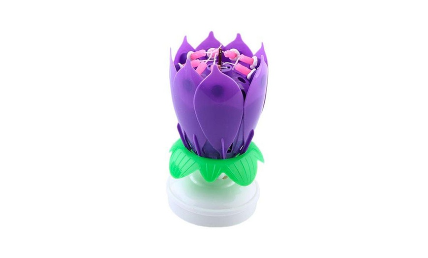 Image 12: Flower-Shaped Rotating Musical Birthday Candle