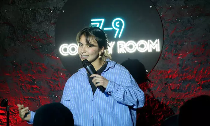 Spectacle avec boisson pour 1, 2 ou 3 personnes au 7-9 Comedy Room