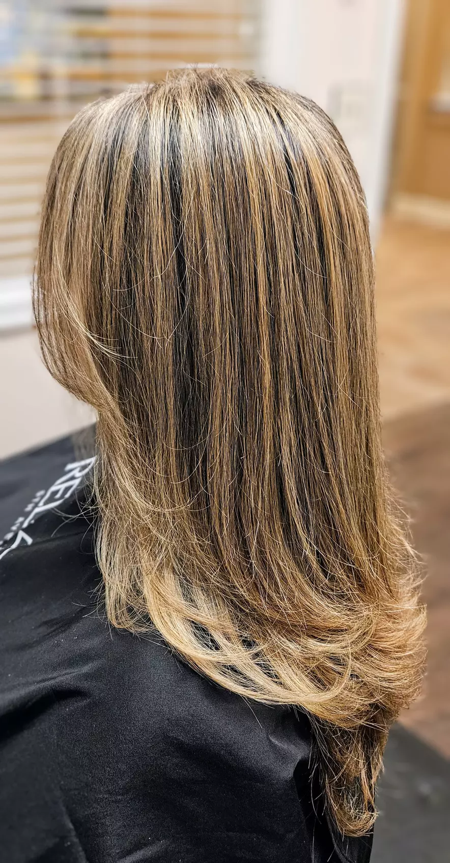 Get Gorgeous Hair with Balayage and Highlights Options