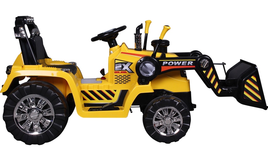 Image 3: Kids' Electric Ride-On Tractor