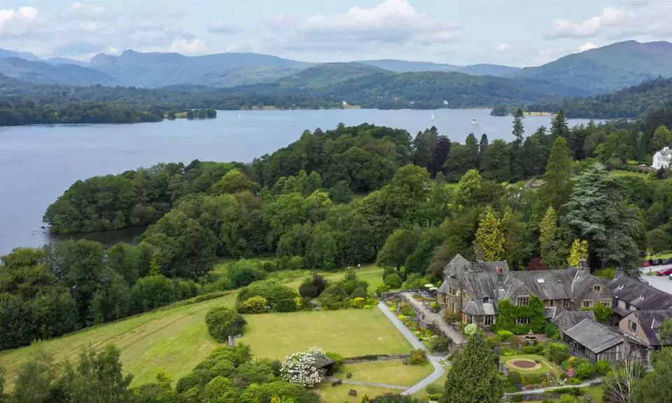 4* Lake District: Luxury Stay for 2 with Scenic Lake Cruise