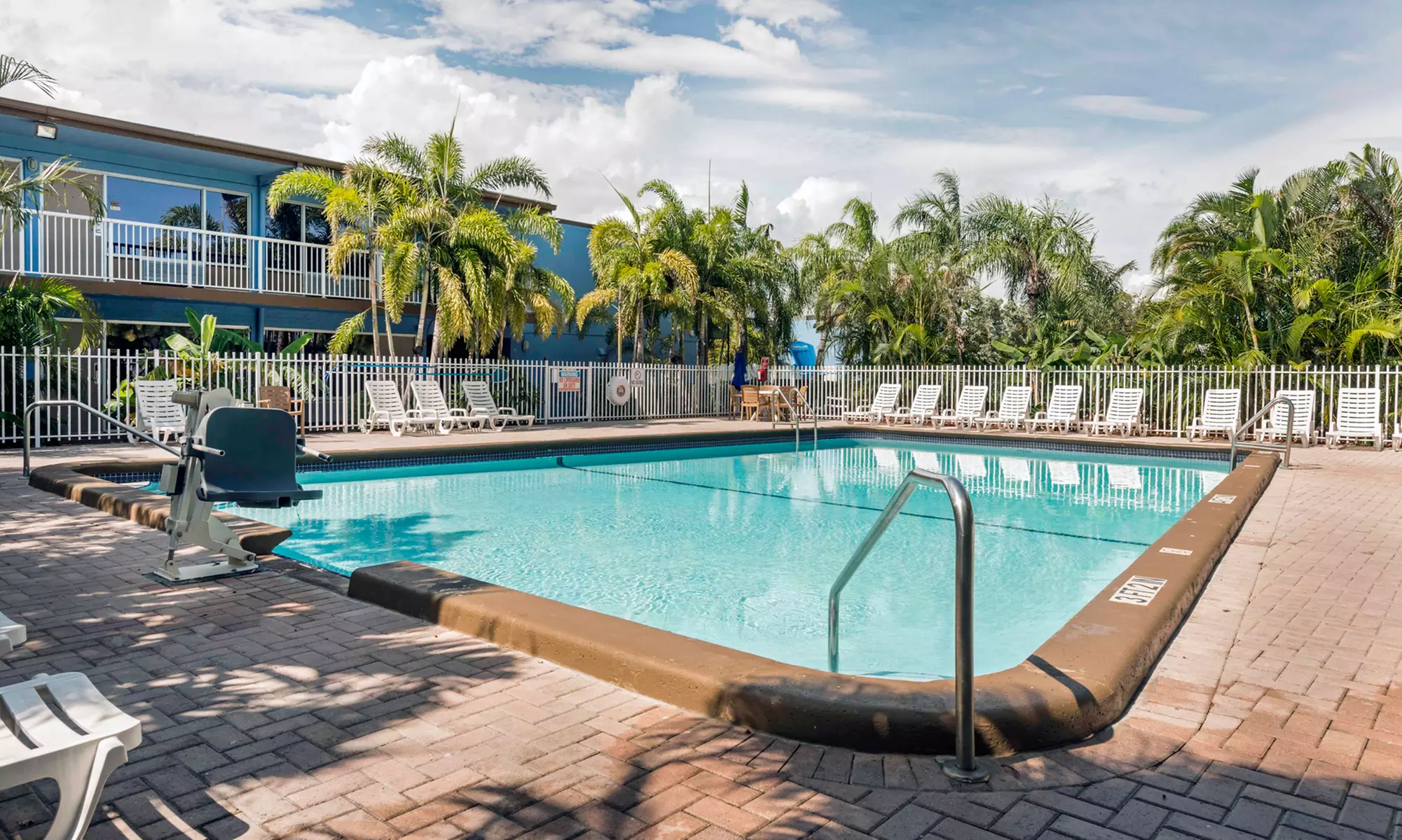 Stay at Rodeway Inn & Suites Fort Lauderdale Airport & Cruise Port Hotel in Florida - Primary Image