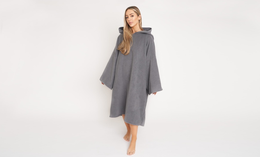 Image 12: Adult Oversized Poncho Towel