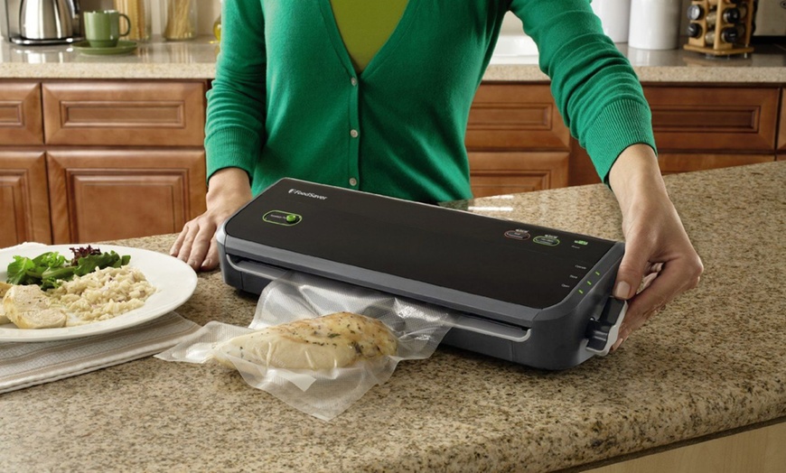 FoodSaver Compact Vacuum Sealer with Expanded Starter Kit (37-Piece ...