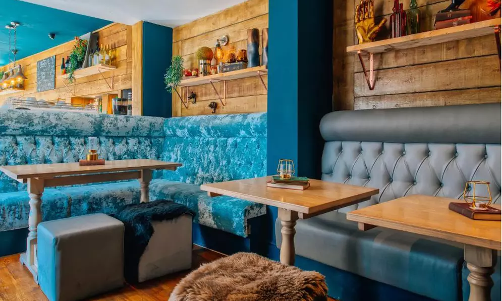 Manchester Getaway: Stay with Breakfast, Bottle of Prosecco & Dinner