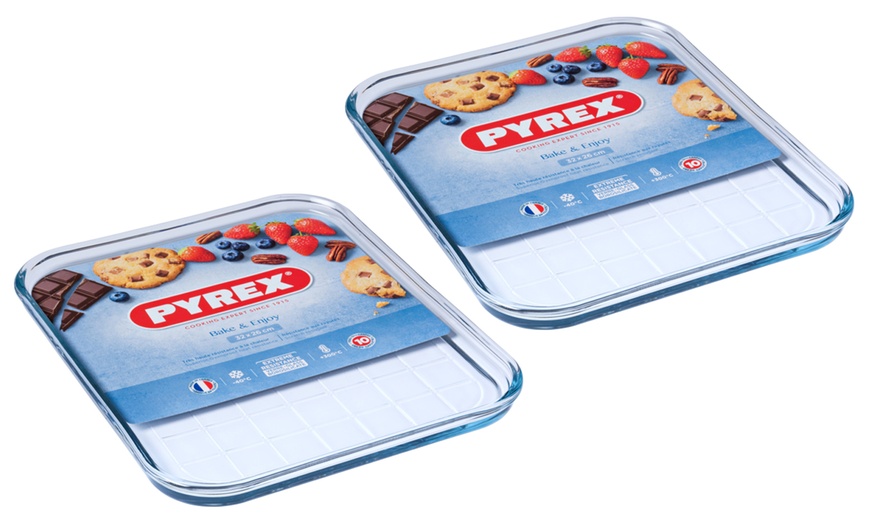 Image 3: Pyrex Glass Baking Trays