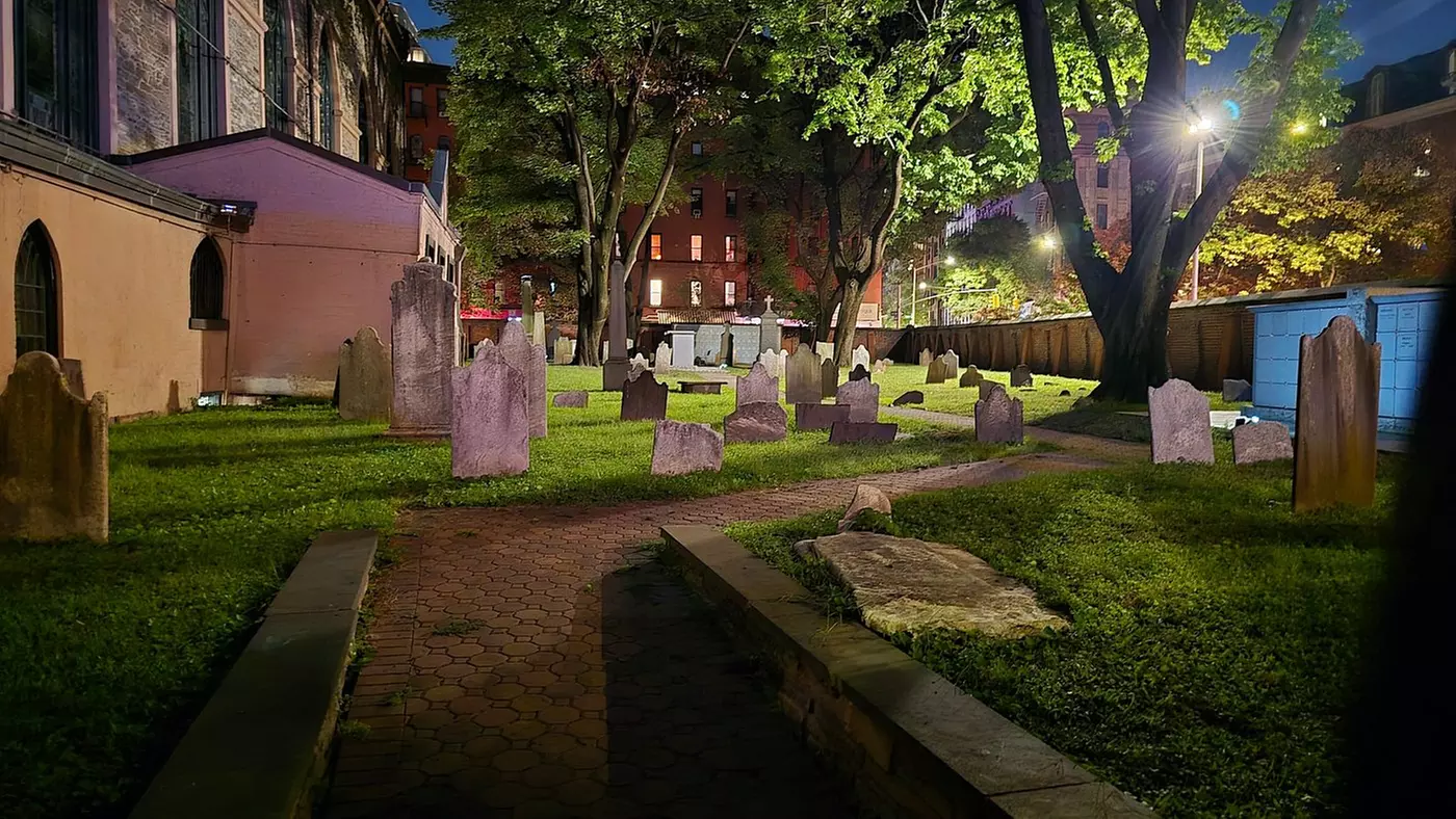 Explore NYC’s Dark Past: Gangsters & Ghosts Tour