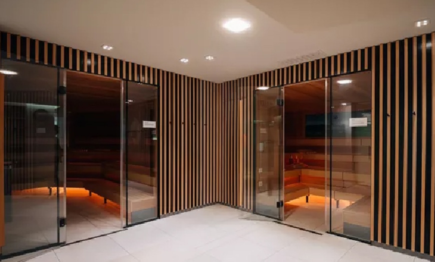 Image 11: 4 Gänge Chef-Menü à la carte wählbar inkl. Spa-Besuch für 2-4 Personen