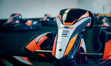 Gara di Go-Kart Mini GP o Maxi GP fino 16 giri con menu pizza e bibita da Hangar 42  (sconto fino a 54%)