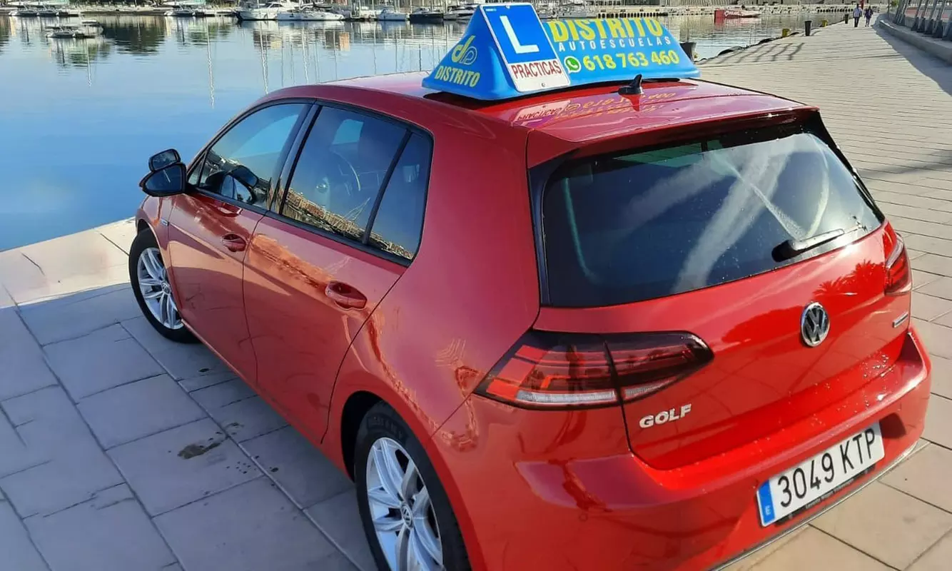 ¡Destino: carné de conducir! Curso y prácticas para el carné tipo B