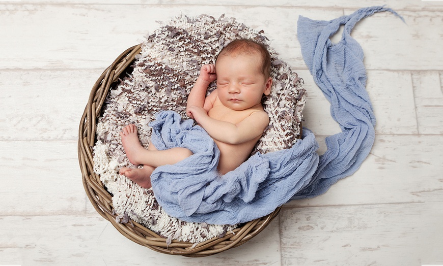 Image 3: Newborn Baby Photoshoot