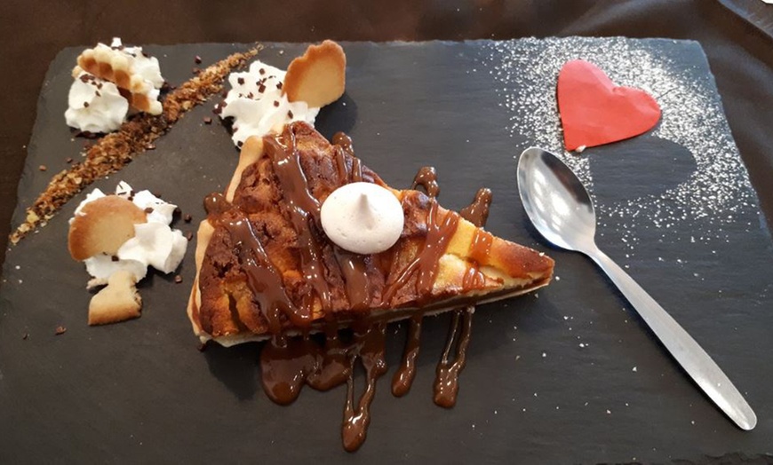 Image 2: Repas en tête-à tête au Relais de la Fontaine