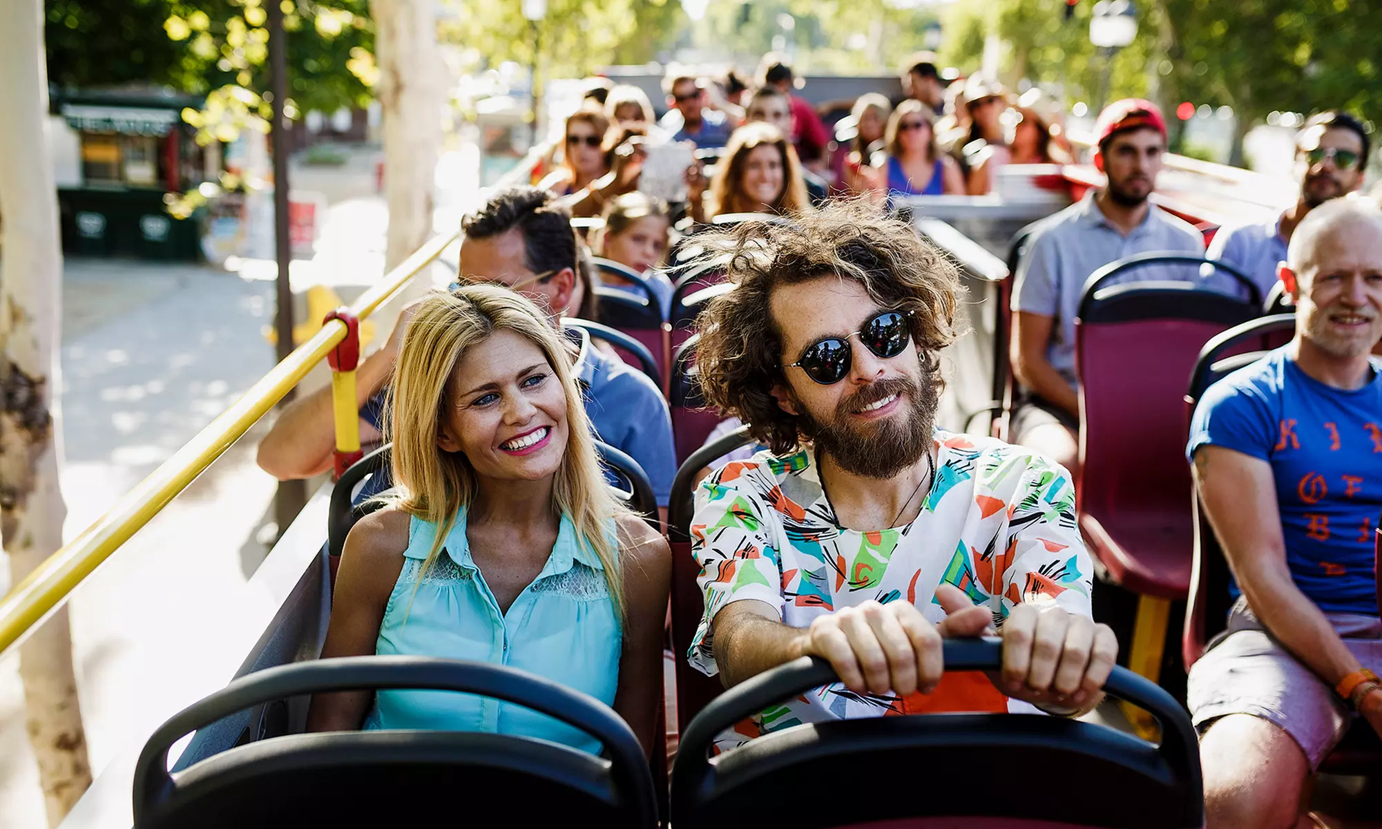 Recorre Madrid a tu ritmo: tour en autobús y a pie incluido