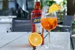 Exklusives Getränkeangebot: 2, 4 o. 6 Cocktails / Aperol Spritz zum halben Preis im Gewölbe³ (bis zu 56% sparen) - Second Medium