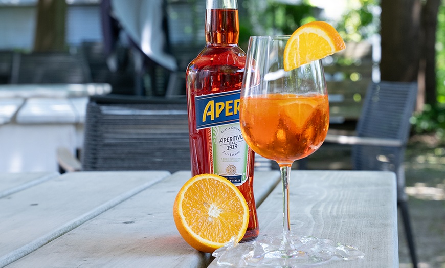 Image 2: Trinkvergnügen zum halben Preis: Cocktails & Aperol Spritz