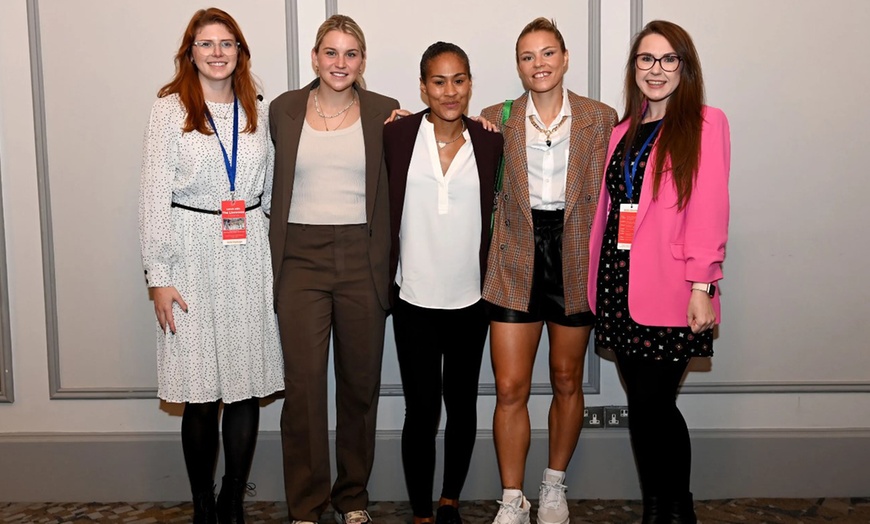 Image 9: Once in a Lifetime lunch with the Lionesses Experience