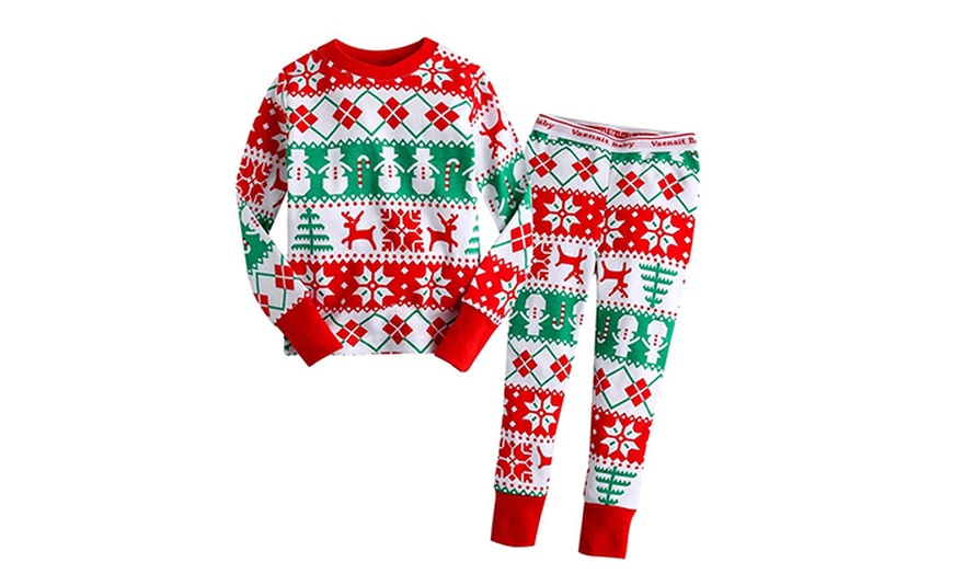 Image 4: Kids' Christmas Pyjamas