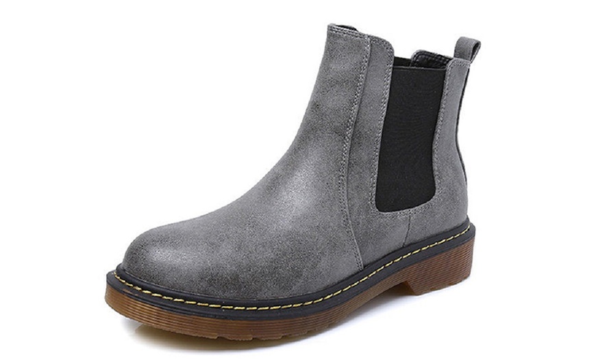 Image 8: Ankle Chelsea Boots