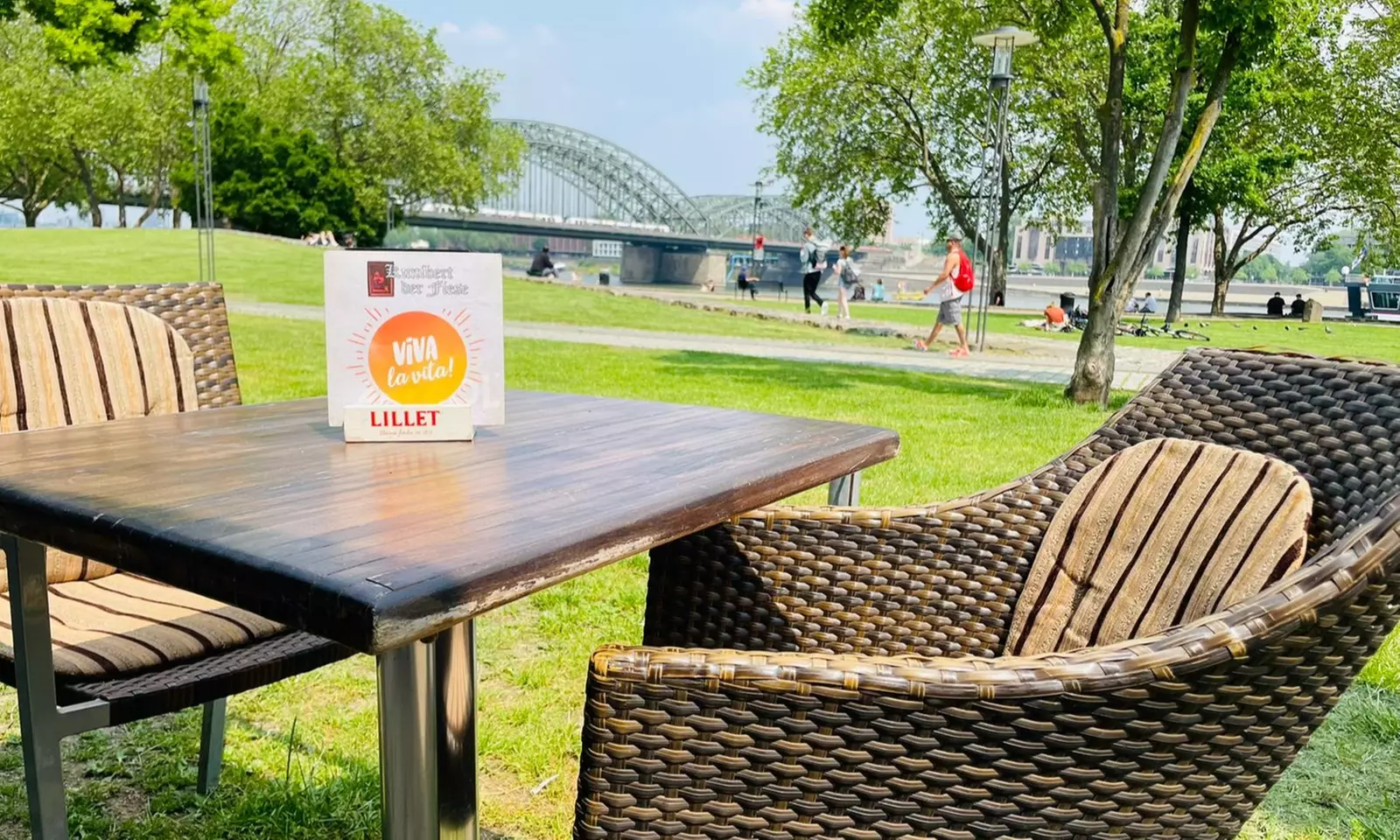 Etageren-Frühstück