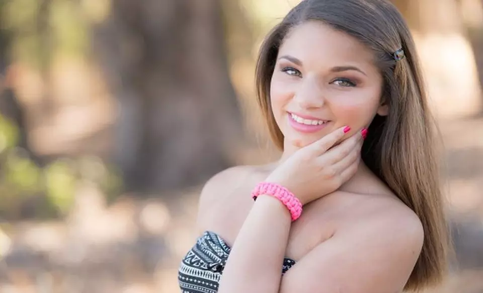 Paracord Survival Bracelet with Flint Scraper, Whistle, and Cutting Tool - Second Medium