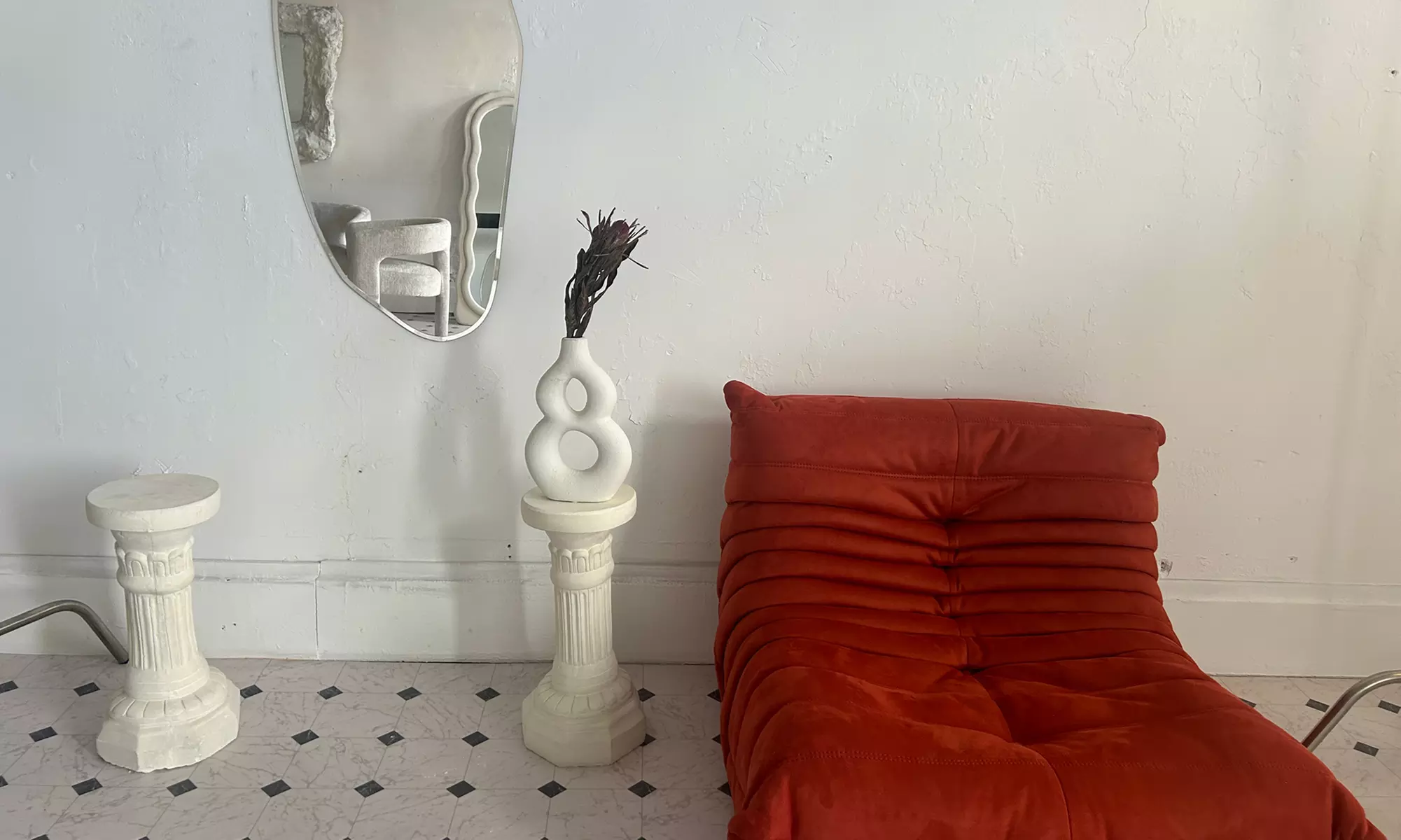 Creative Studio Rental with Endless Props – 2 or 5 Hours