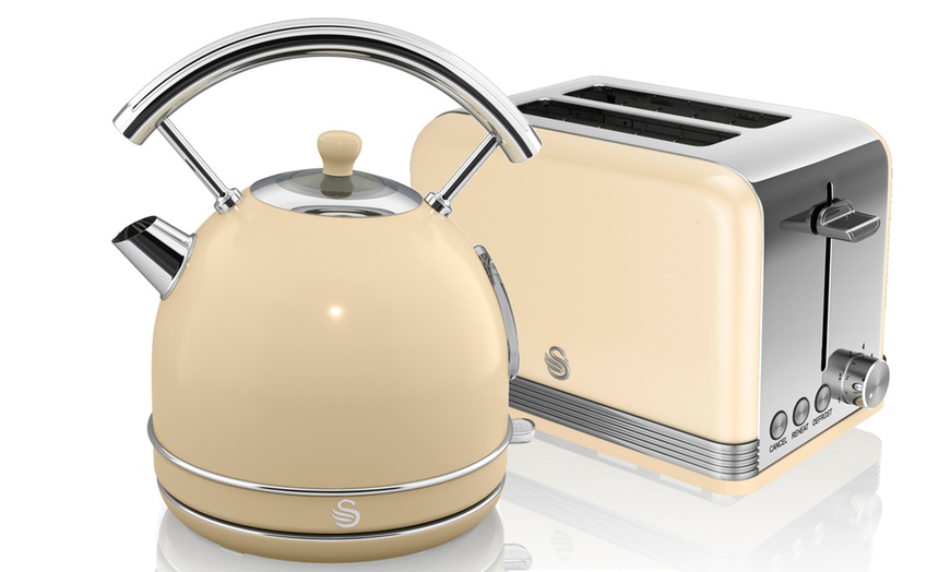 Image 4: Swan Retro Kettle and Toaster Set