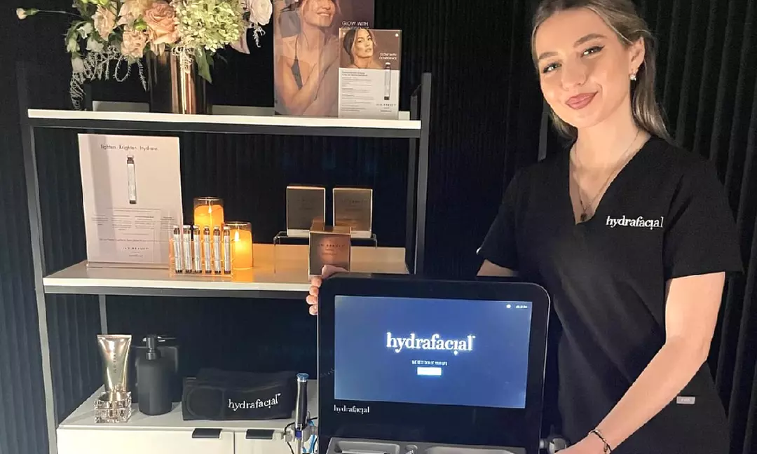 Discover Salon Bella Bella's Platinum HydraFacial with custom features and enjoy up to 40% off for radiant skin rejuvenation - Primary Image