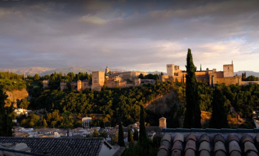 Image 4: ¡Sabores con encanto! Menú completo para 2 con vistas a la Alhambra