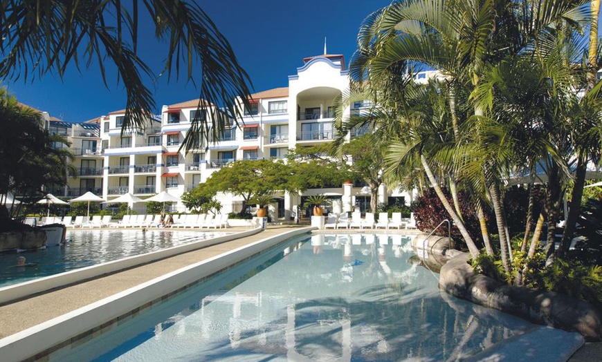 Image 7: Gold Coast: 3N 4* Beachside Stay with Wine