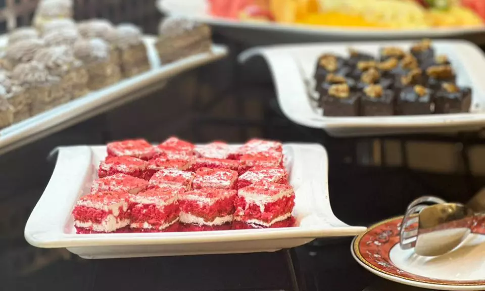 Lunch or Dinner Buffet with Beverages:Child (AED 35), Adult (AED 109)