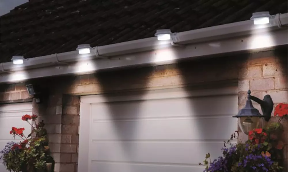 2er- oder 4er-Pack Outdoor-LED-Leuchte - Primary Image