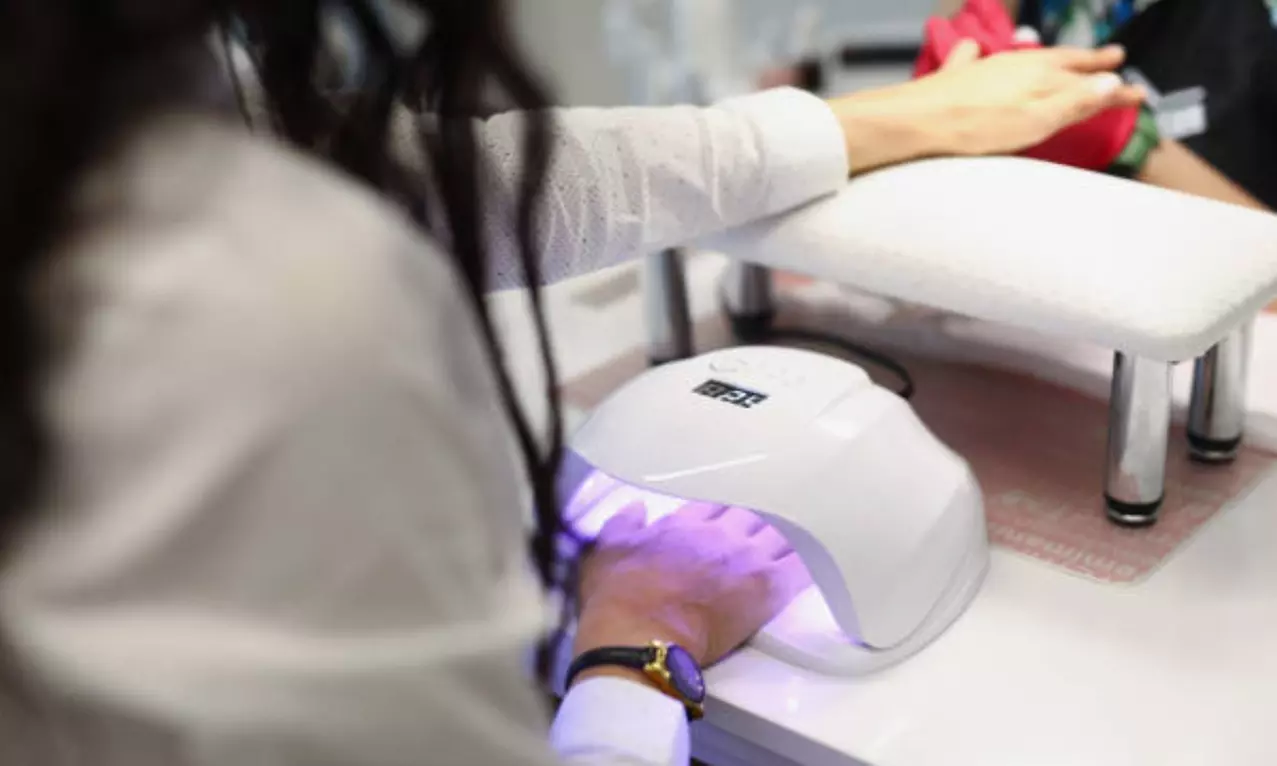 1 o 3 sesiones de pedicura con esmaltado normal o semipermanente