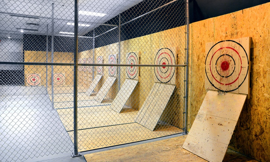 Image 4: Axe Throwing