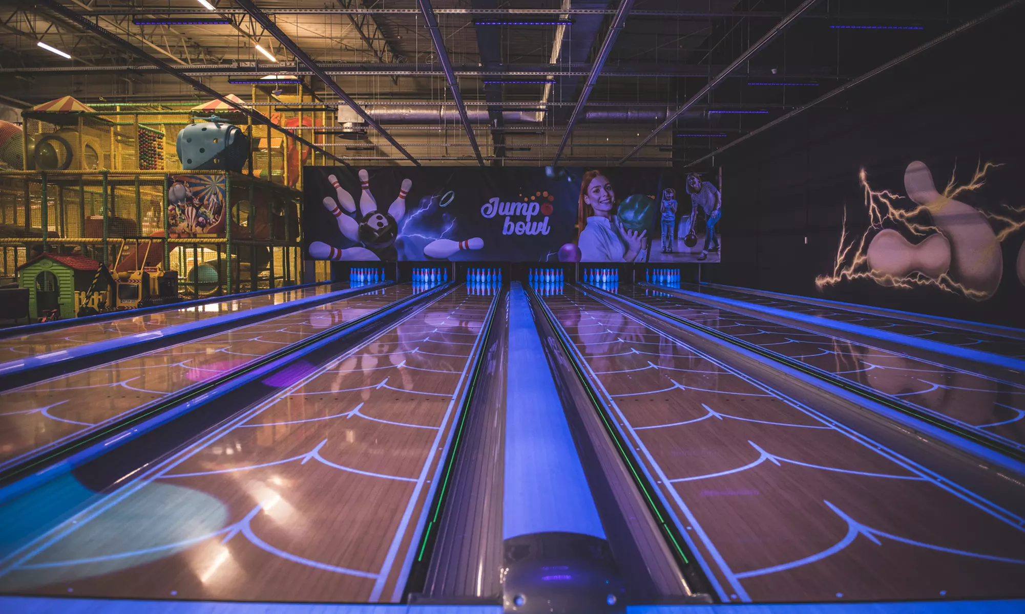 Kręgle dla Całej Rodziny: 6 Torów w Jump Bowl Kalisz!