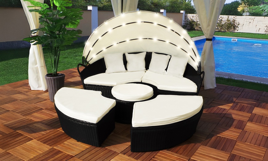 Image 4: Île de loisirs Swing & Harmonie® en poly rotin, éclairage LED solaire