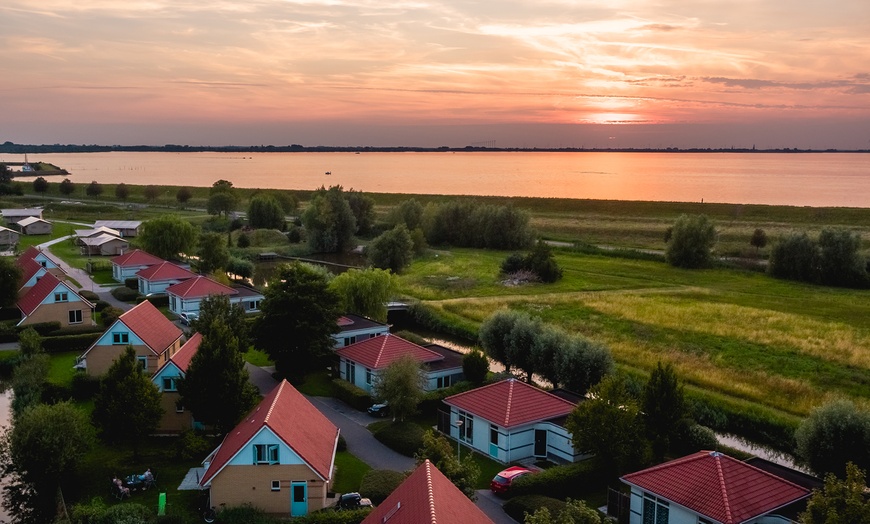 Image 1: Andijk: 3-4 Nächte in der Villa oder Villa Wellness