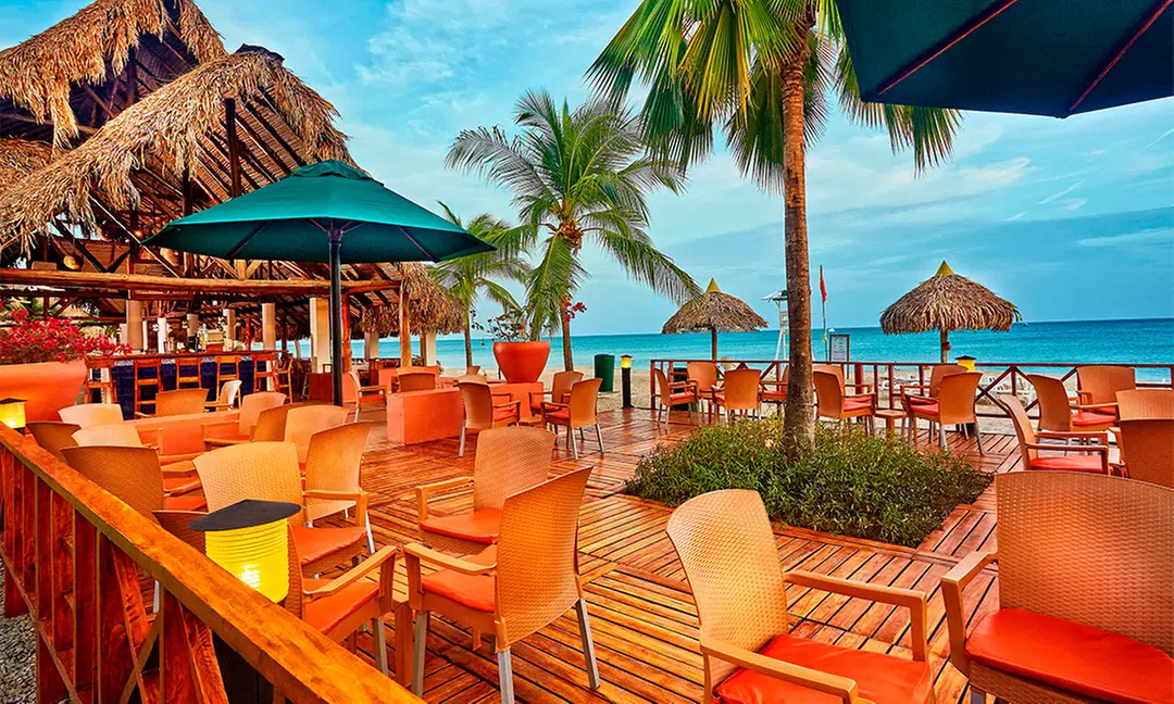 ✈ 5-Night Part All-Inclusive Panama Vacation with Air –Travel by Jen