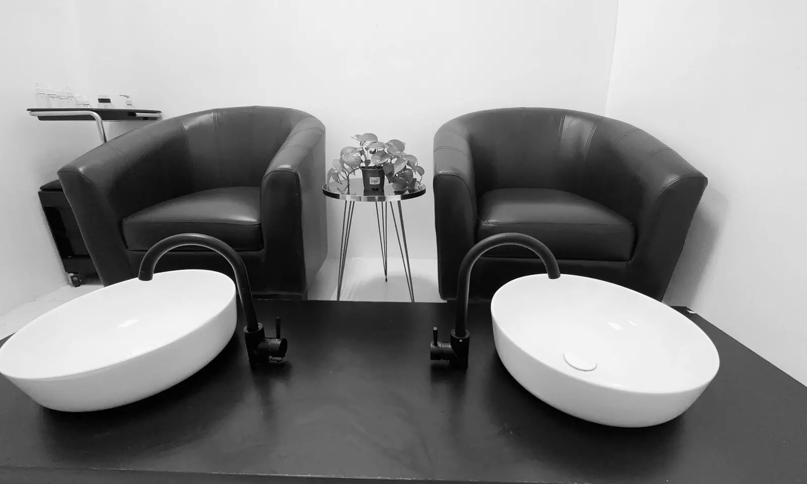 Glow Boosting One or Two Sessions of Hydra facial with RF Tightening