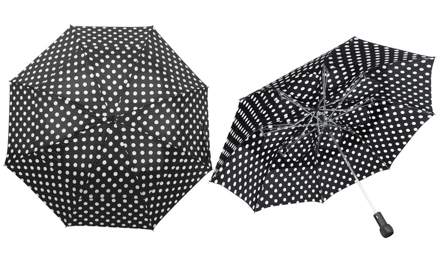 Image 7: Double-Vented Umbrella