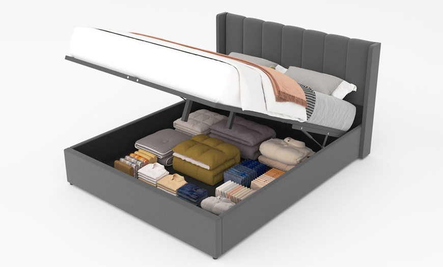 Image 11: Lit design "Carson" de Kocoon avec coffre de rangement en velours