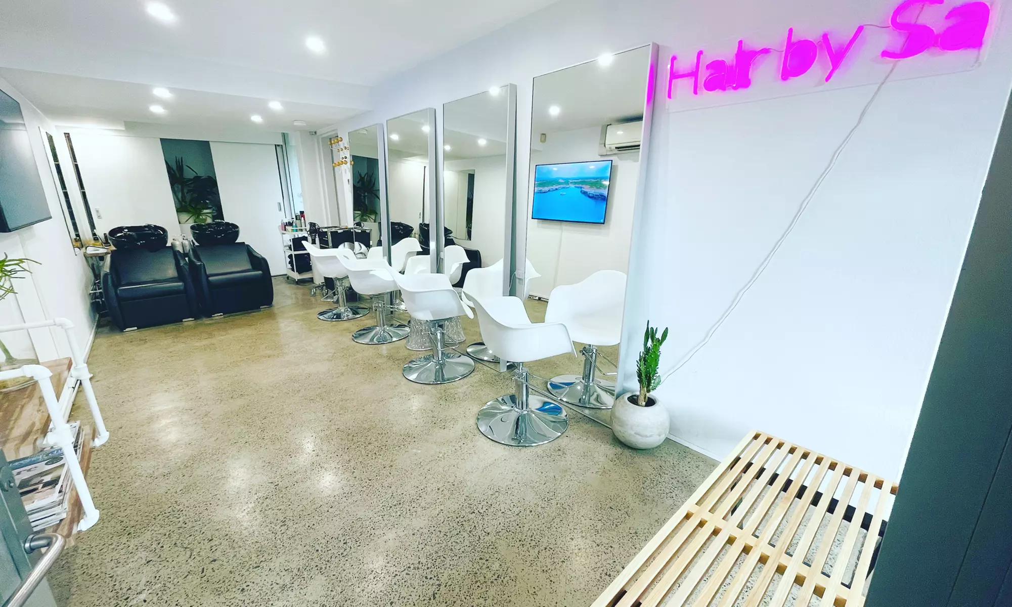 Fresh Look with Wash, Cut, Style Blow Dry, Foils or Full Color + Deep Hydration Treatment