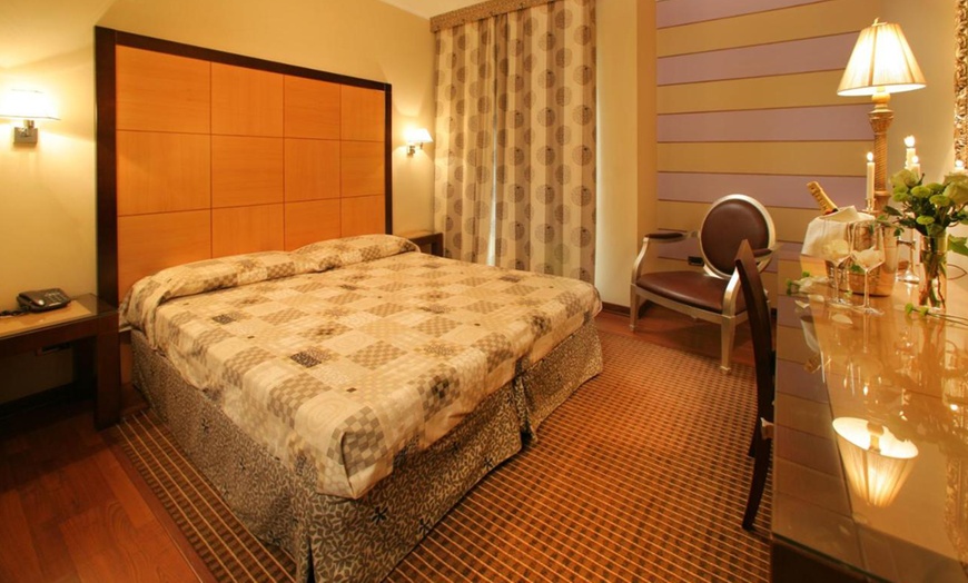 Image 12: Reggio Calabria 4*: Double or Family Room with Half Board  