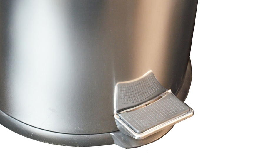 Image 11: 30-Litre Kitchen Pedal Bin